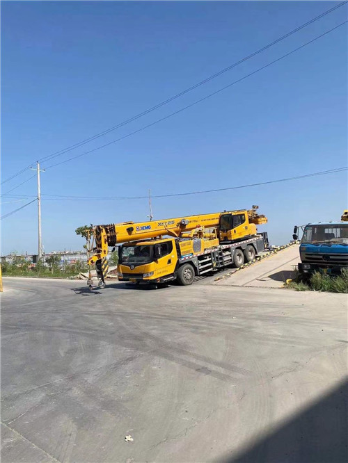 洛隆县吊车作业时，可能会产生哪些额外收费项目？