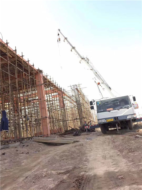 洛隆县吊车作业的安全注意事项有哪些？